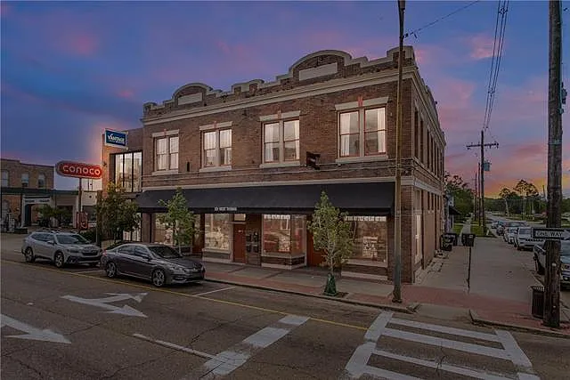 221 W Thomas St #A — Photo 1