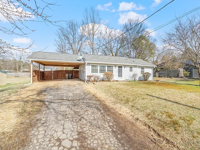 331 Sarvis Dr — Photo 4