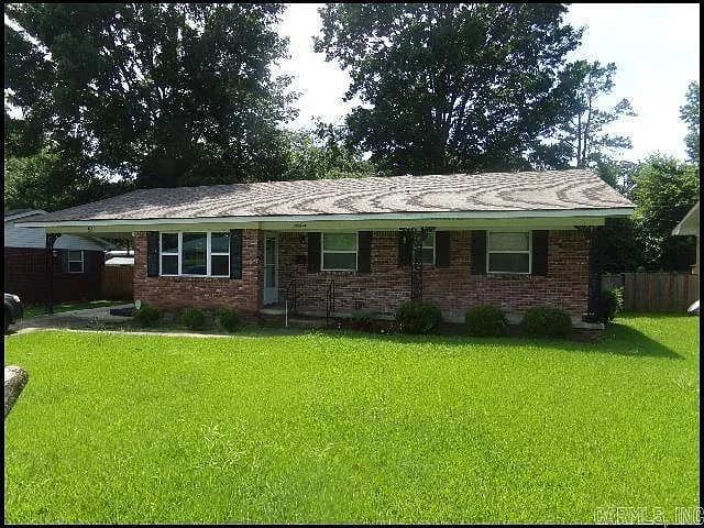 51 Meadowbrook Dr — Photo 3
