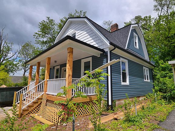2nd image of 931 McDowell Ave NW