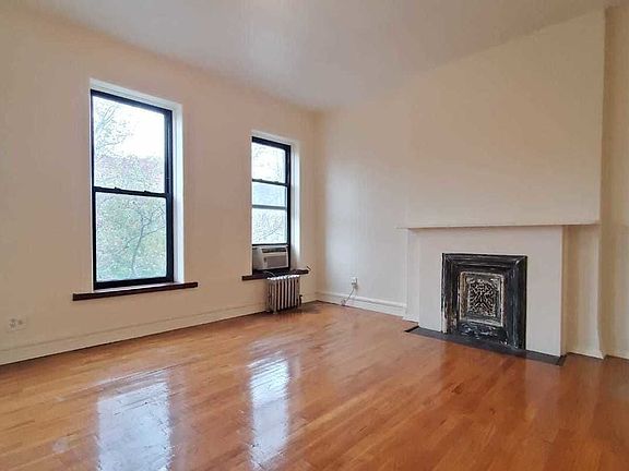 3rd image of 2286 Adam C Powell Blvd #3FF
