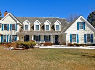 525 Whitegate Ct, Barrington, IL 60010