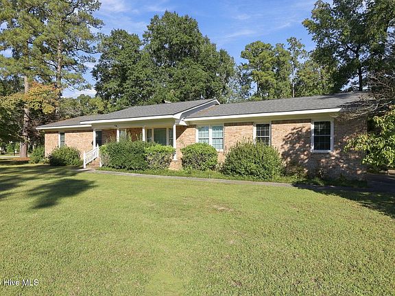 3rd image of 708 Hawthorne Road