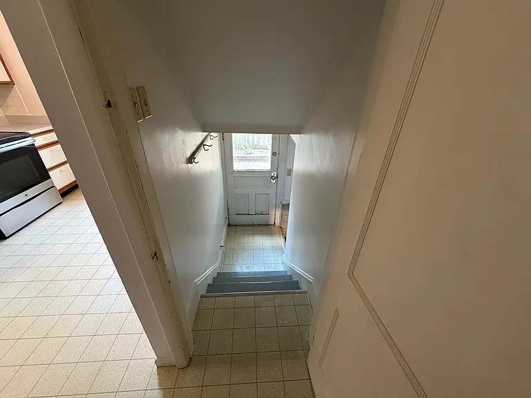 789 Ebner St — Photo 10