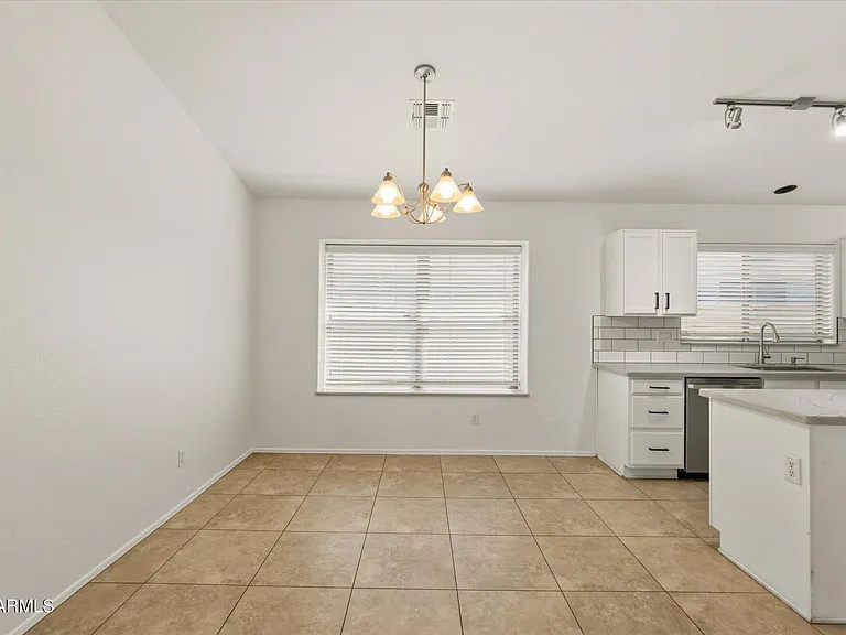 2212 E Vista Bonita Dr — Photo 7