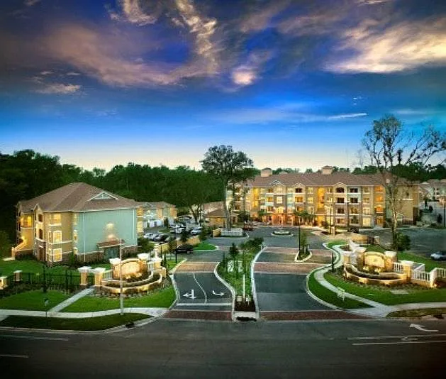 Mail Entrance - 8539 Gate Pkwy W #437