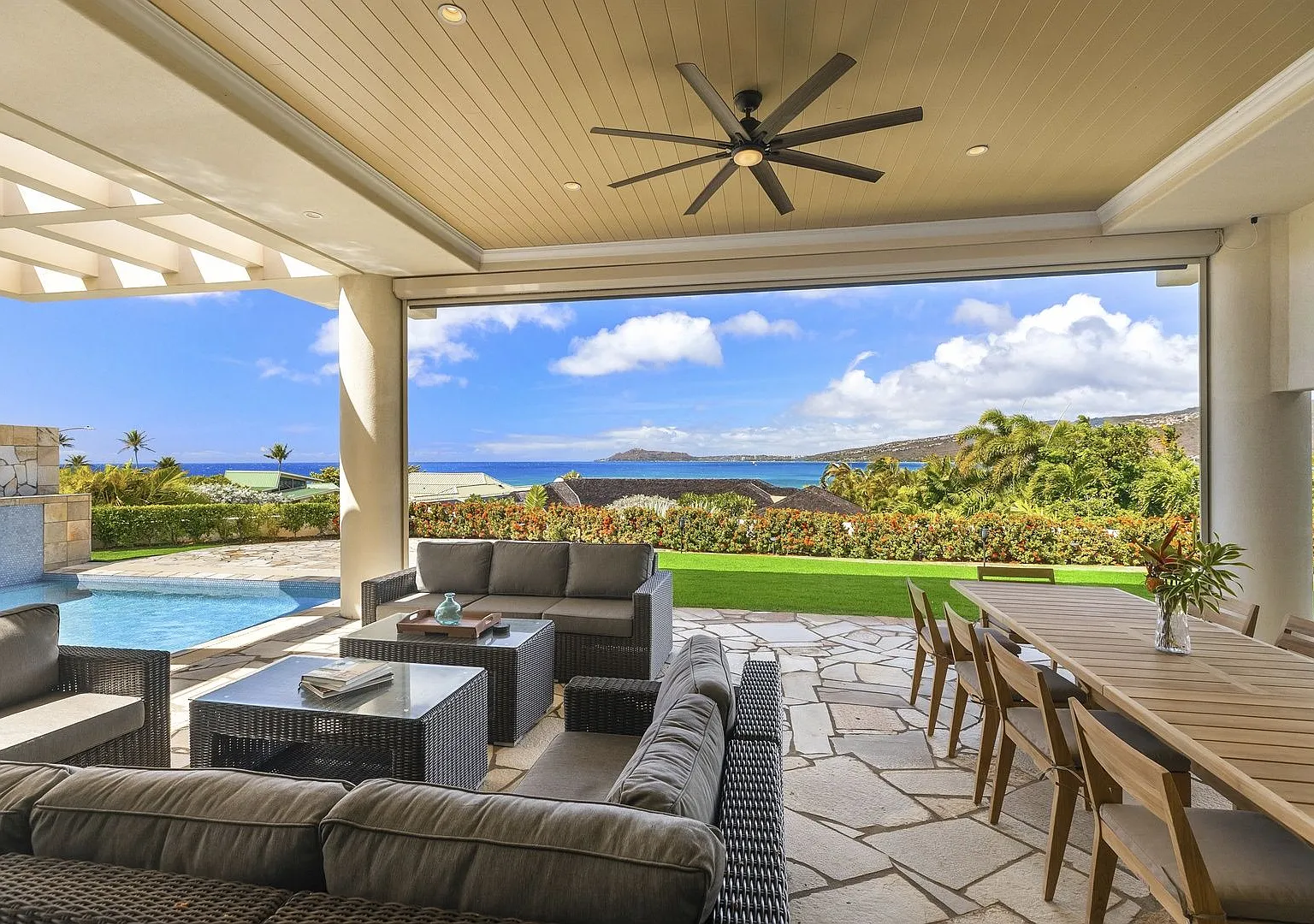 Luxury, Pool, AC & Stunning Ocean Views: Hale Makana — Photo 3