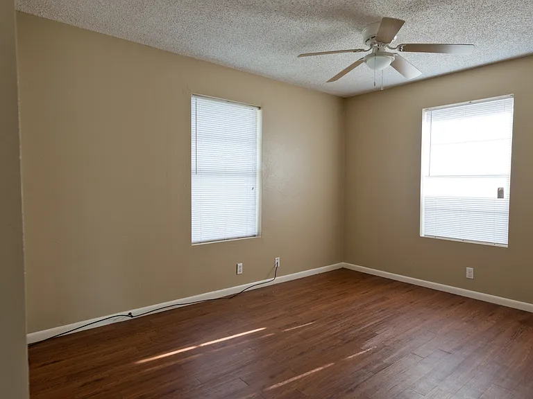 118 Milann St #B — Photo 8
