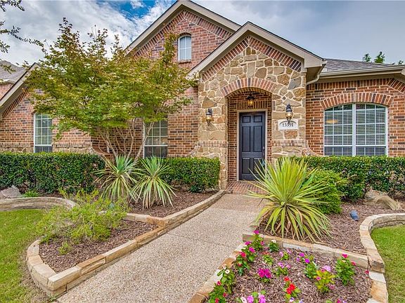 3rd image of 15591 Forest Creek Dr