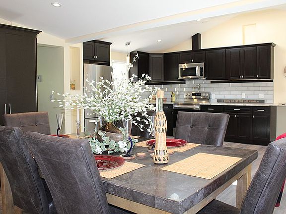 Open Concept, vaulted 