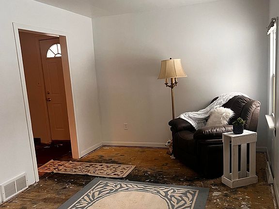 2nd image of 1144 Garden Ave