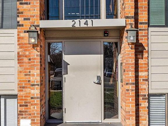 3rd image of 2141 Baseline Rd #18