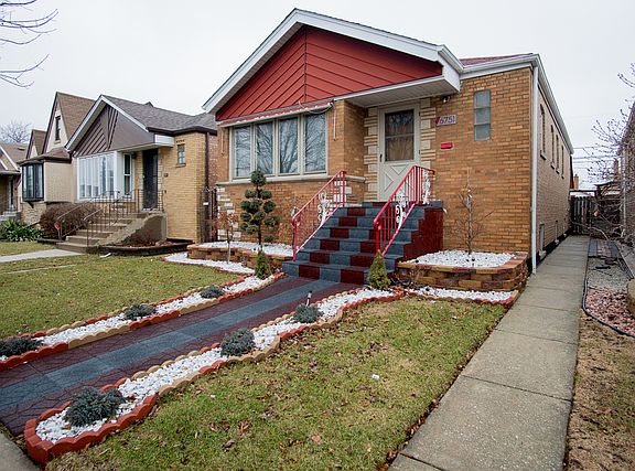 2nd image of 6751 S Kolin Ave