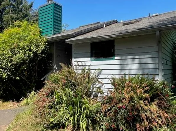 296 Combs Cir, Yachats, OR 97498