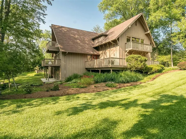 12001 Robyn Park Dr, Saint Louis, MO 63131