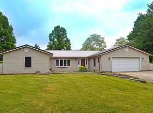 3762 Mary Clare Dr, Aurora, IN 47001