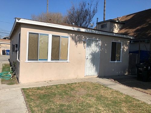 2nd image of 153 E 88th St