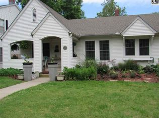 327 E 17th Ave, Hutchinson, KS 67501
