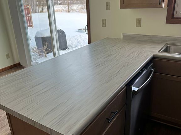 2nd image of 850-852 N Oakwood Rd #850