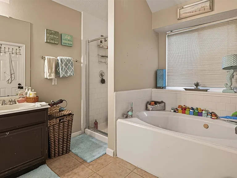 3611 Stacy Park Cir — Photo 35