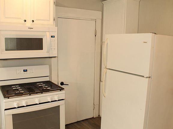 5th image of 2415 8th Ave S