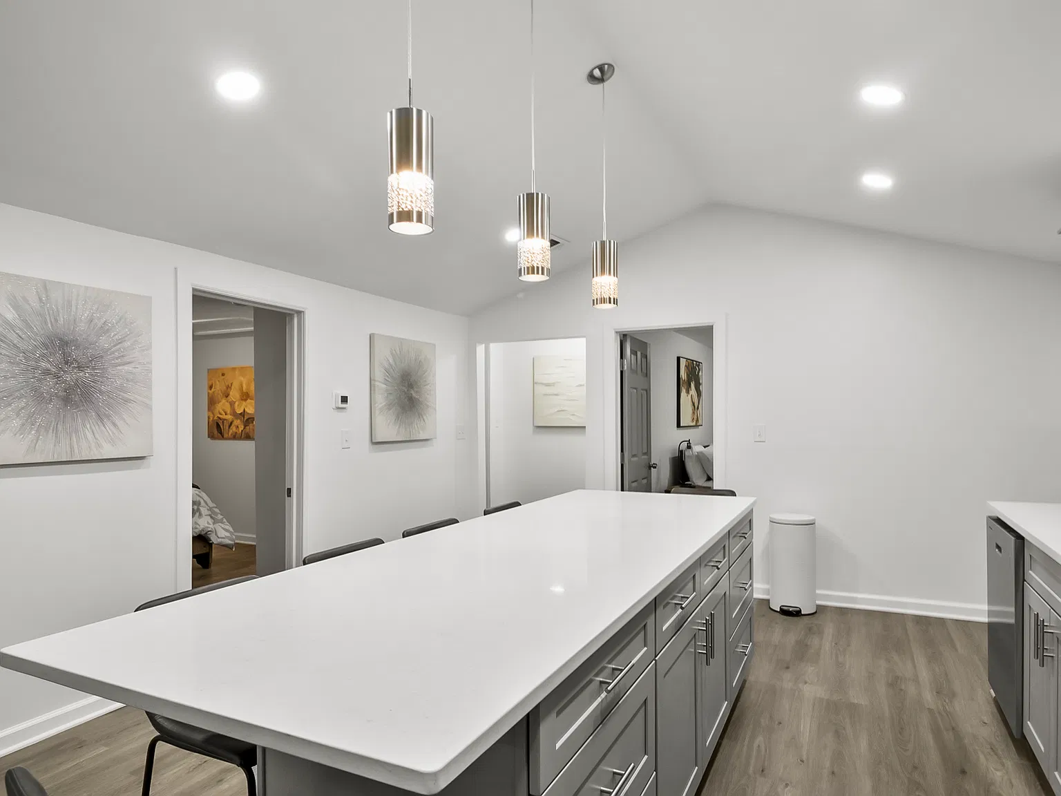 4 bed, 1360 sqft, $2,496 — Photo 2