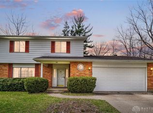 901 Twin Oaks Dr, Dayton, OH 45431