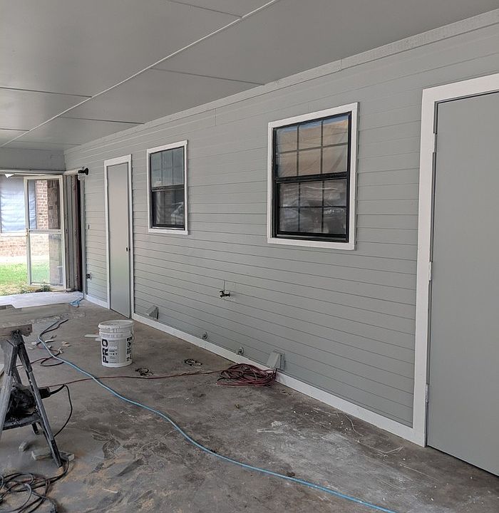 1st image of 206 East Pl