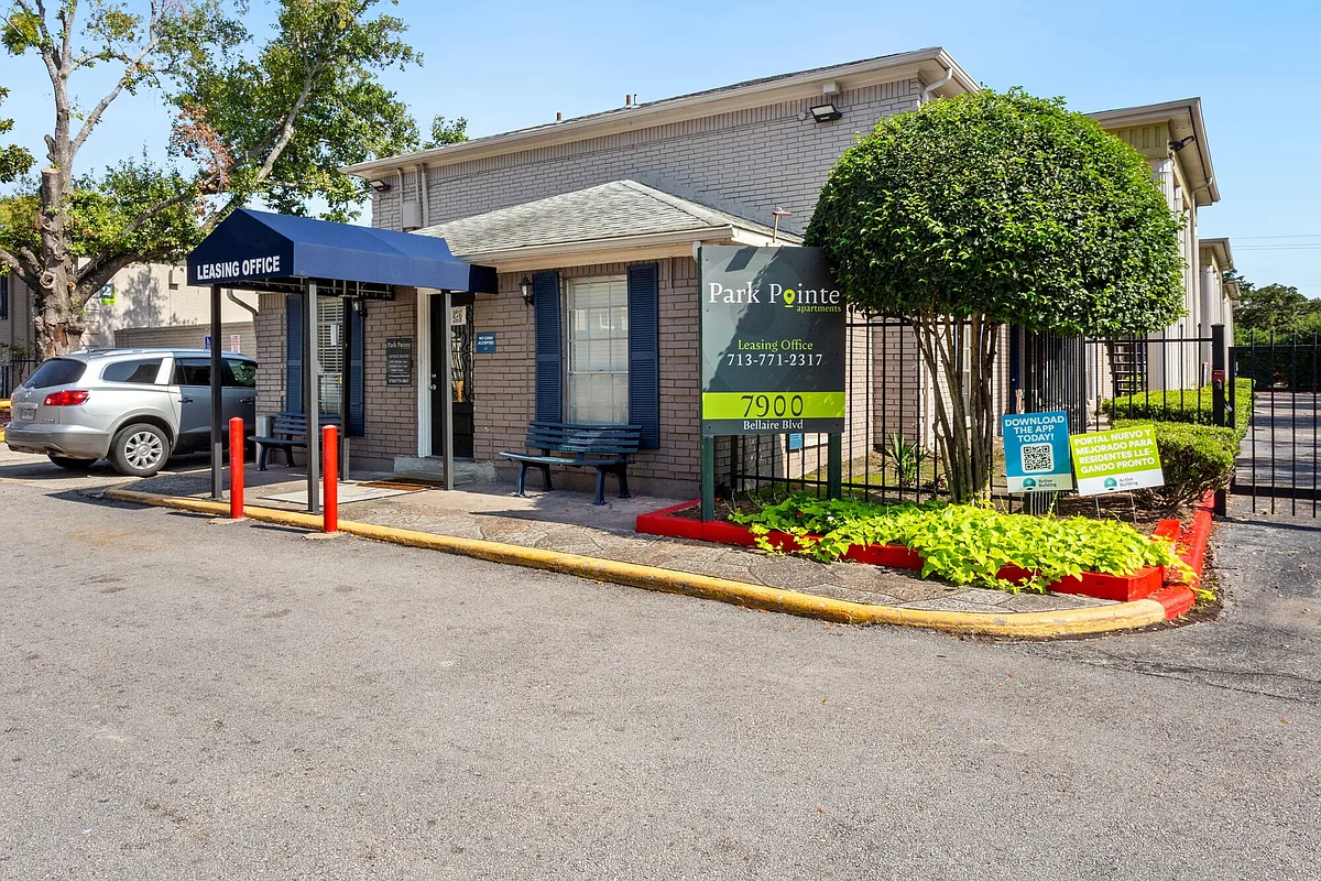 Building Photo - Park Pointe