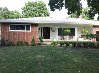 227 Woodsview Dr, Canal Winchester, OH 43110