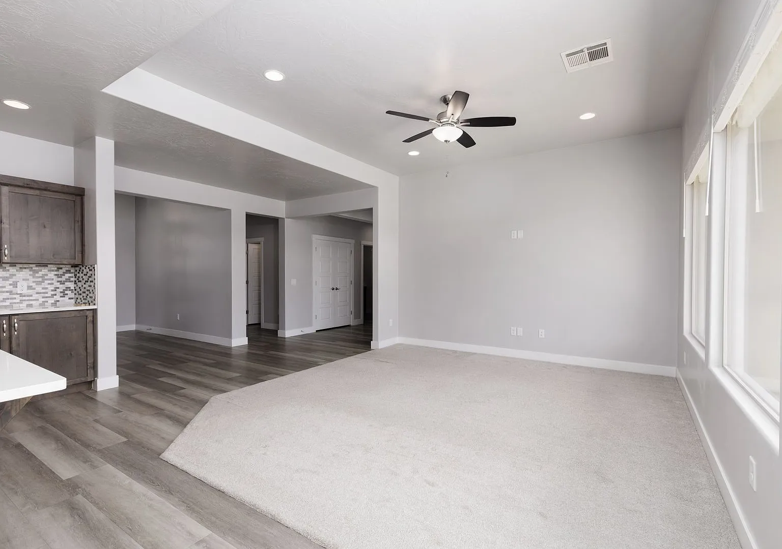 4 bedroom / 2.5 bath / Community Pool and Pickleball Court — Photo 4