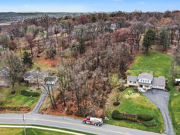 4th image of 1940 Alcott Rd