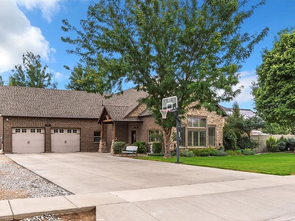 1st image of 1686 W 2425 S