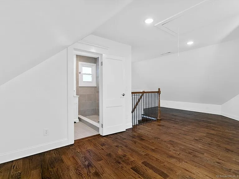 954 Elm St #3 — Photo 7