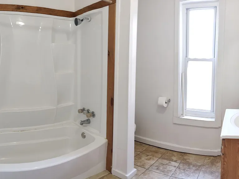 1613 Fontain St — Photo 18