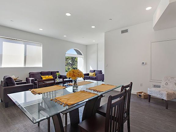 5th image of 610 Levering Ave APT 403