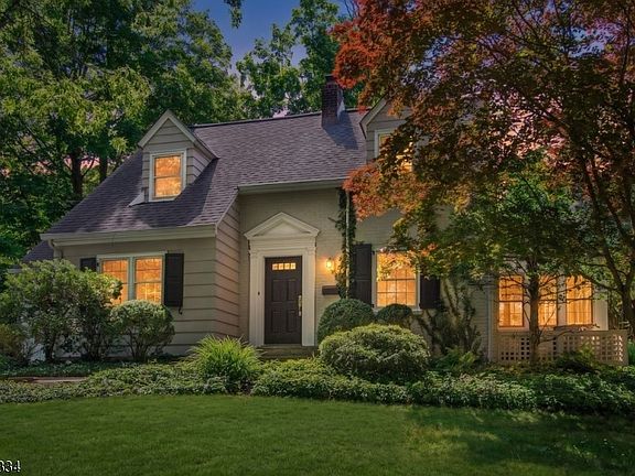 2nd image of 50 Parkview Ter