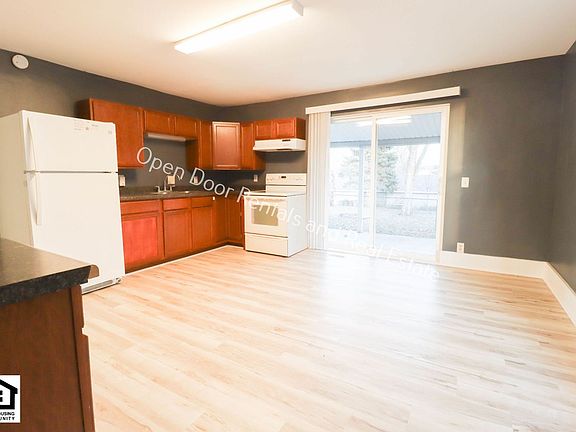 4th image of 121-123 S State St #2B-1BA-800SQFT