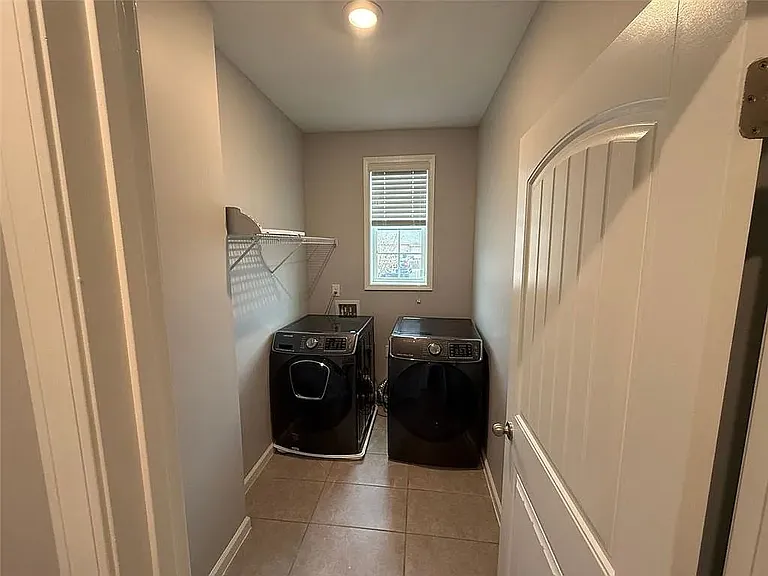 2460 Laurel Gate Ln — Photo 23
