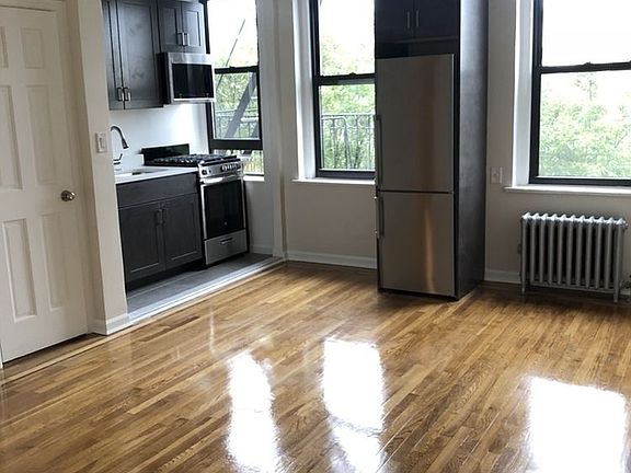 2nd image of 3516 34th St APT 5c