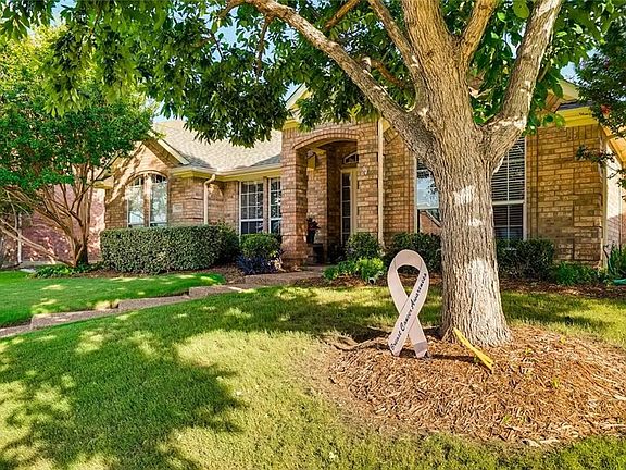 3rd image of 6209 Sidney Ln
