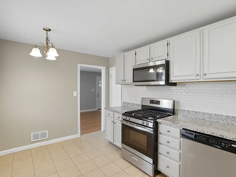 4924 Frankford Ave — Photo 8