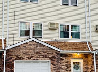 19 Jillian Ct, Staten Island, NY 10310