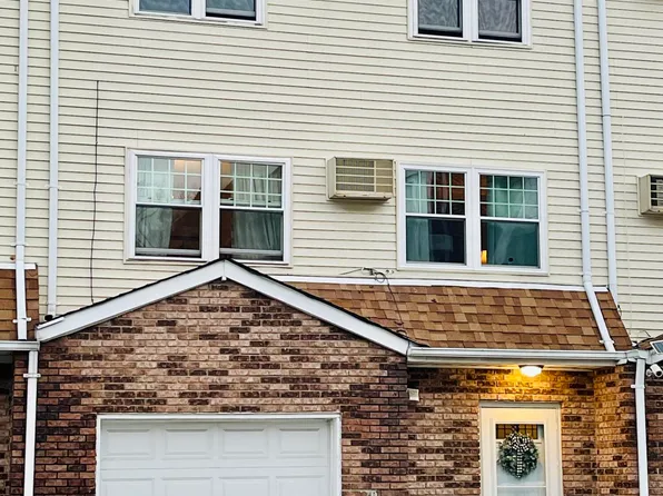 19 Jillian Ct, Staten Island, NY 10310