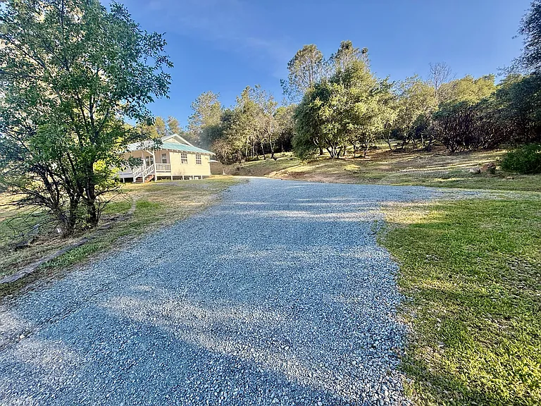 16083 Indian Springs Ranch Rd — Photo 34
