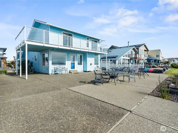 3990 Saltspring Drive, Ferndale, WA 98248