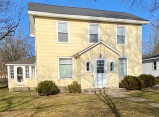 43 Mead St, Hillsdale, MI 49242