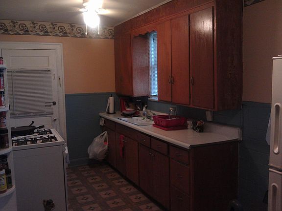 3rd image of 6211 Forest Ave