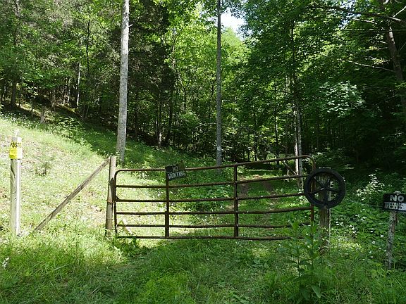 3rd image of Saratoga Ln