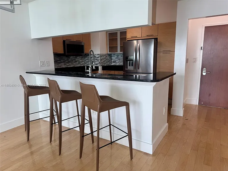 31 SE 5th St #3817 — Photo 5